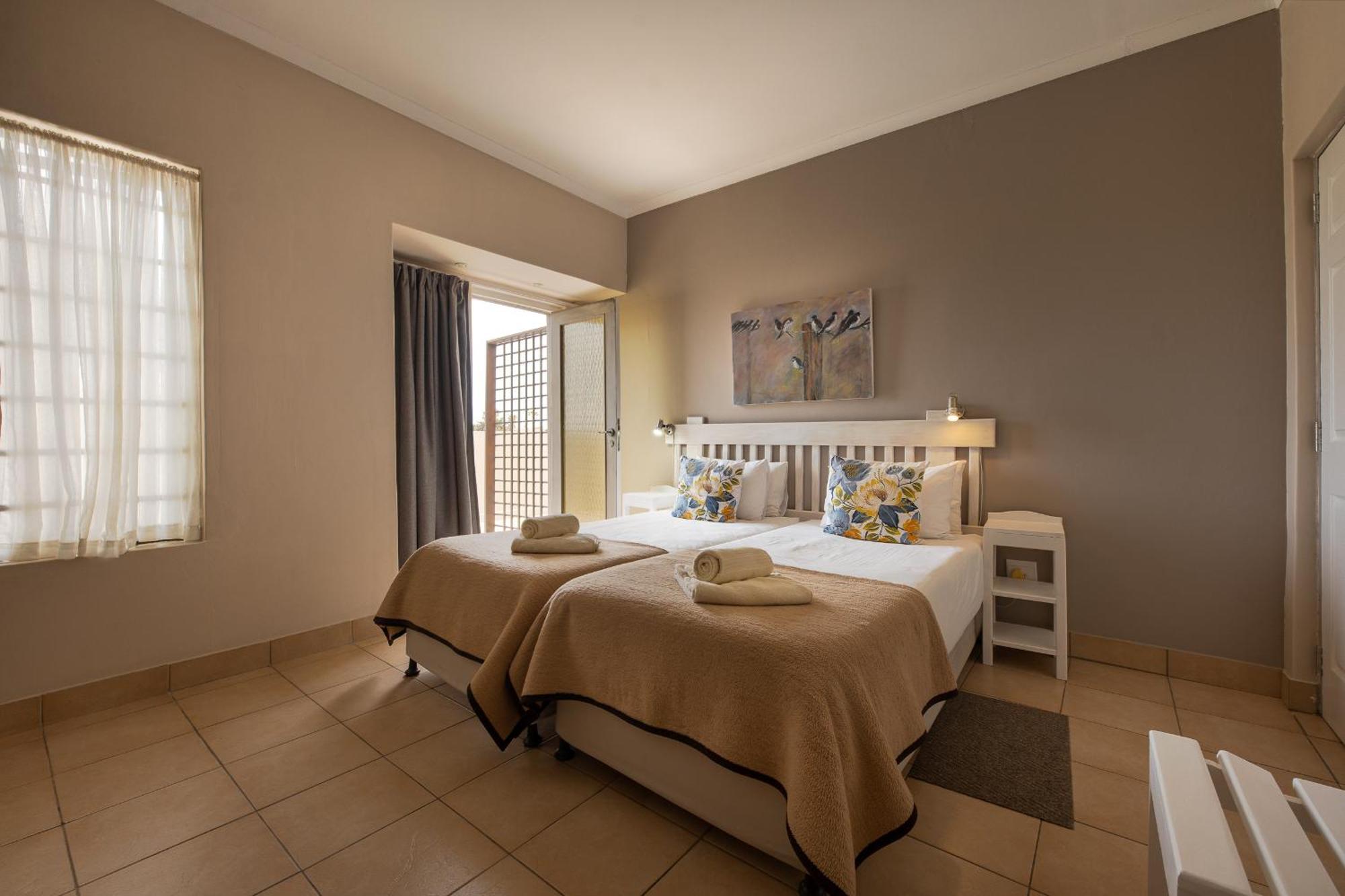 Guesthouse Fischreiher B&B スワコプムント エクステリア 写真