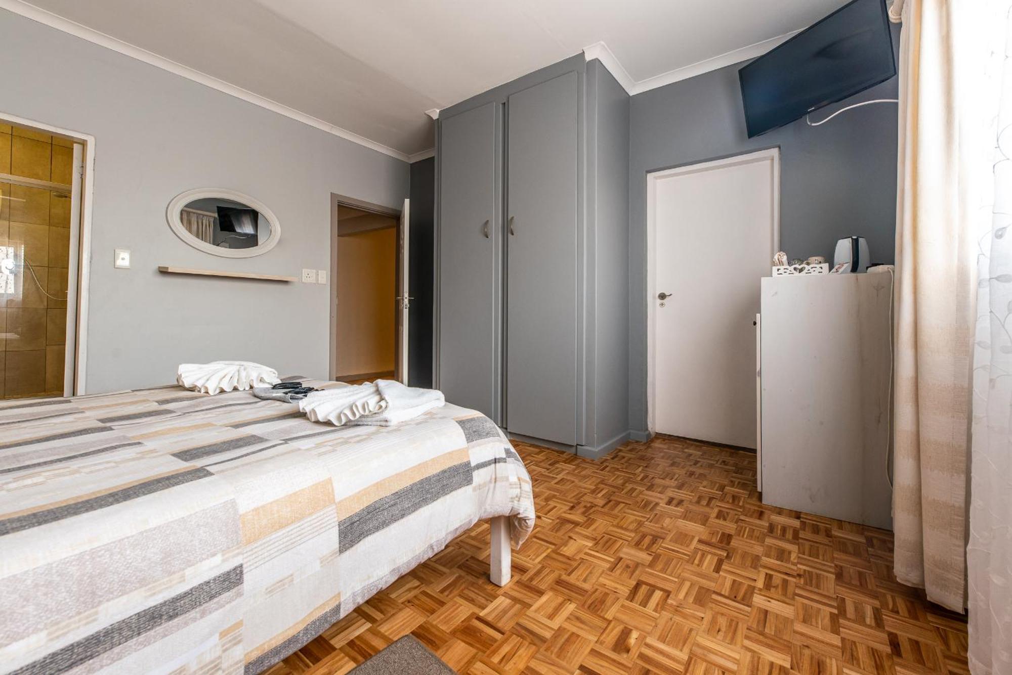 Guesthouse Fischreiher B&B スワコプムント エクステリア 写真