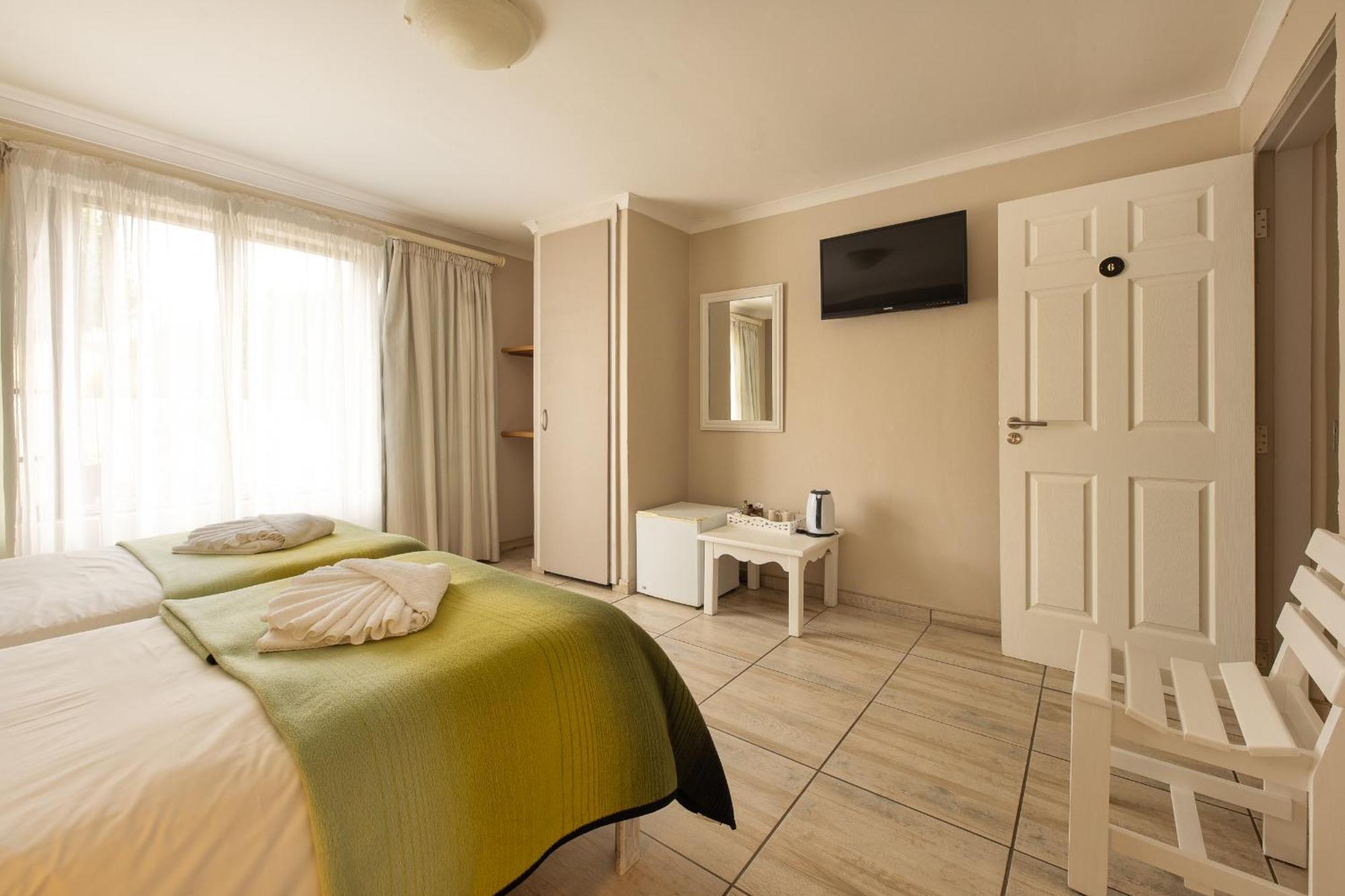 Guesthouse Fischreiher B&B スワコプムント エクステリア 写真